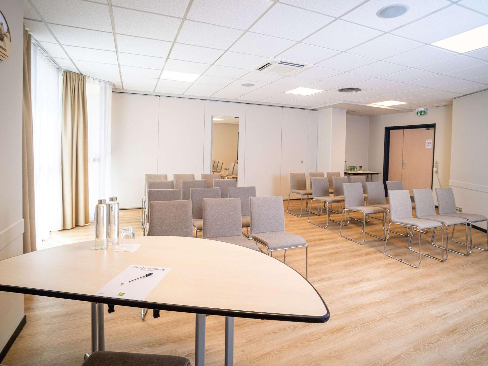 Ibis Styles Tours Centre Hotel Bagian luar foto